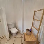 Au Pres Du Chateau ! Шантийи
