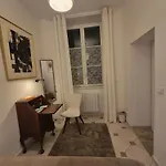 Au Pres Du Chateau ! * Шантийи