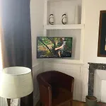 Au Pres Du Chateau ! *