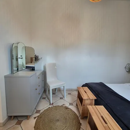 Au Pres Du Chateau ! *