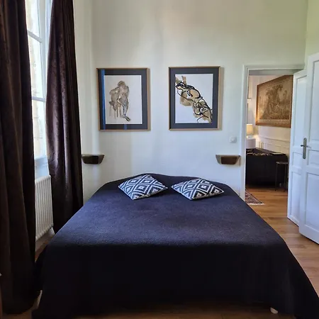 Au Pres Du Chateau !