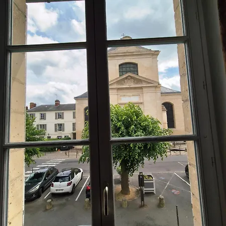 Au Pres Du Chateau ! アパート *