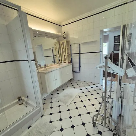 شقة Au Pres Du Chateau ! شانتييّي