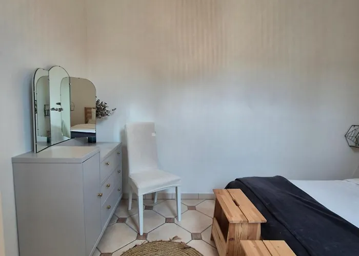 Au Pres Du Chateau ! *