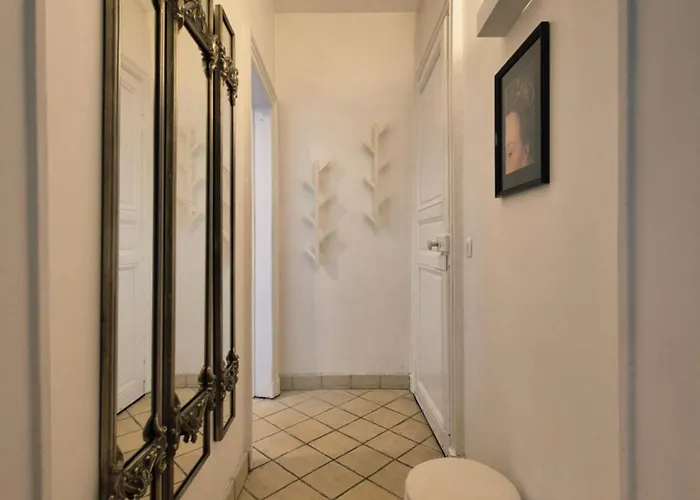 Au Près Du Chateau !